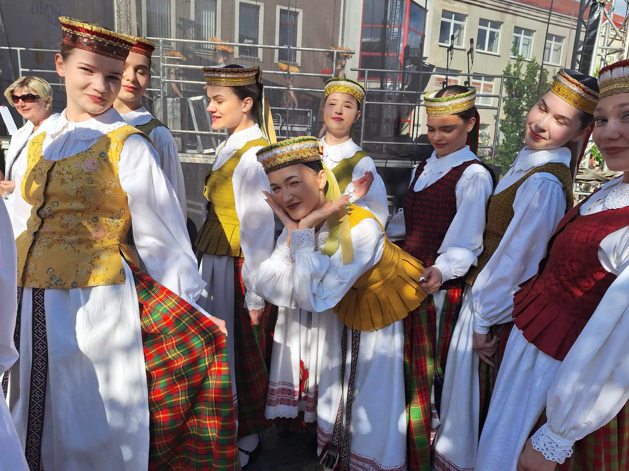 Saulės šokėjos 4